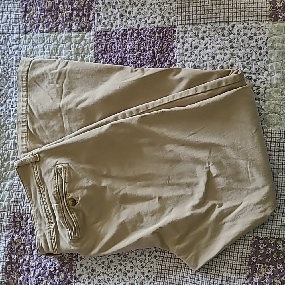 American Eagle khaki 18 long